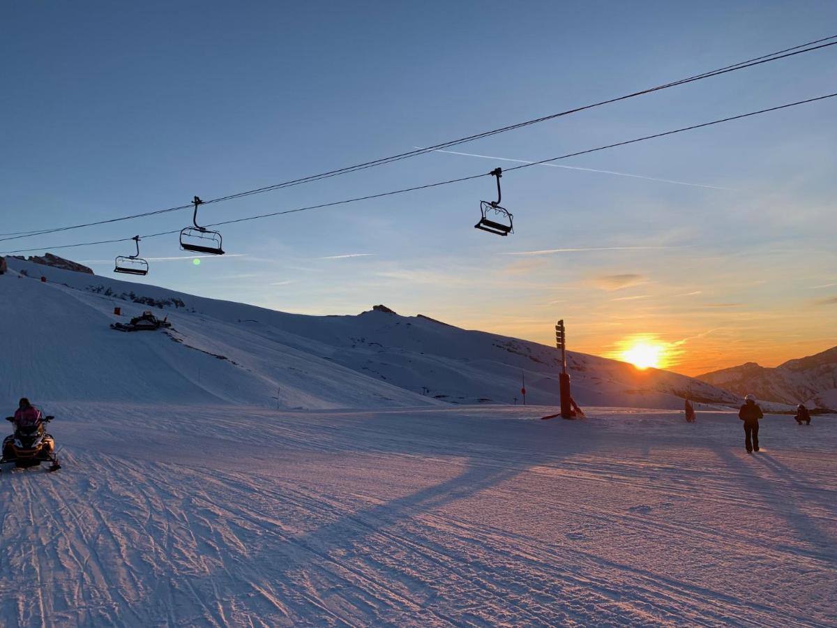Eden Sur Les Pistes Avec Vue Panoramique Sur La Vallee La Joue du Loup Buitenkant foto